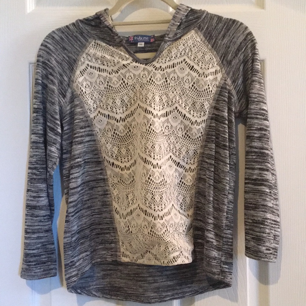 Girls Top with Lace and Hood